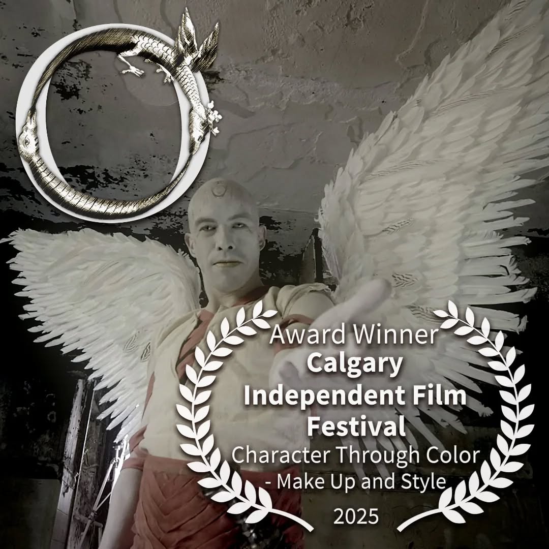 O gagne le prix du make up et du style (costumes ? Design ? D.A. ?) à Calgary, ça fait une étape sur la route de Midian. Merci à elleux et bravo à toute l'équipe, tout ça.
Le film : https://youtu.be/_xqGWMb6CBU?si=kWHj14elpdrgRwHN
@calgaryindependentfilmfestival
@gerostenkorp @jennhma @ophelie.charpentier.artist @bansheexuan.mua_visualart
#courtmetrage #shortfilm #festival #awardwinners #calgary #calgaryindependentfilmfestival