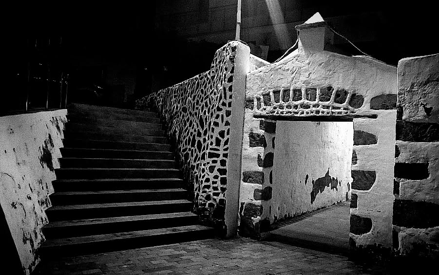 The high path to darkness, or the uncertain tunnel ?
Choose wisely.