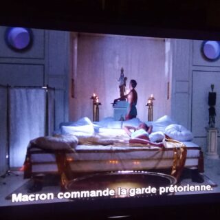 "le meilleur des esclaves sera le pire des maîtres"
Gore Vidal
Revoir Caligula et rire jaune, au détour de quelques répliques.