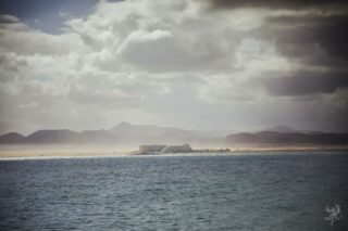 Il ne manquait qu'un élément à ce paysage magnifique, et cet élément était bien entendu un complexe hôtelier d'une capacité de 60 000 clients en simultané.